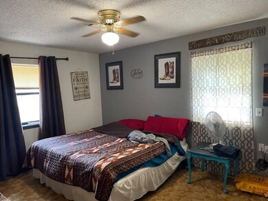 2528 E Osage Rd, Marlow, OK 73055 - photo 6