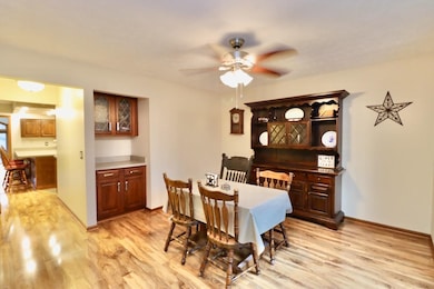 543 Fieldcrest Rd, Belvidere, IL 61008 - photo 5