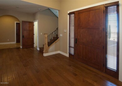 004_Entry Foyer