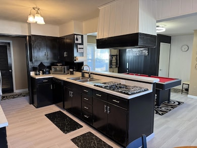 1056 S Salt Pond Ave, Marshall, MO 65340 - photo 6