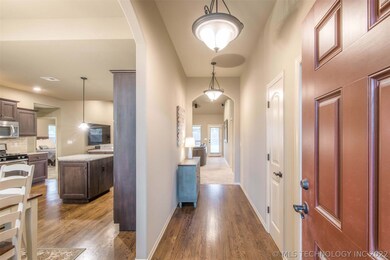 8104 S Gardenia Ave, Broken Arrow, OK 74011 - photo 2