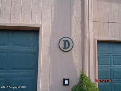 7243 Onawa Ct unit D2, Cresco, PA 18326 - photo 3