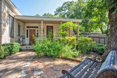 204 W Schubert St, Fredericksburg, TX 78624 - photo 2