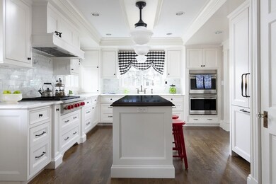 1 Wiswall Cir, Wellesley, MA 02482 - photo 2