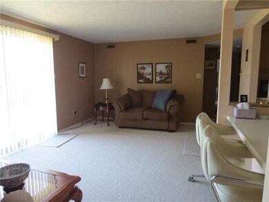Very spacious living room to enjoy!