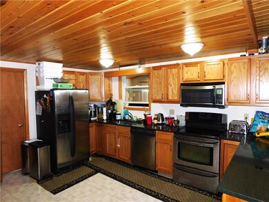 Beautiful, Warm Kitchen