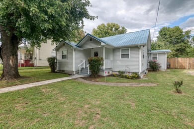 112 Guy St, Johnson City, TN 37601 - photo 4