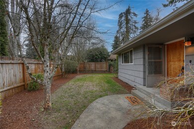 3322 Grandview Dr W, University Place, WA 98466 - photo 2