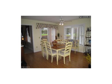 Dinette with bayed window.