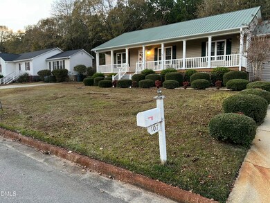 107 Oak Park Dr, Benson, NC 27504 - photo 3