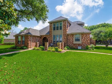 3113 Oakview Dr, Hurst, TX 76054 - photo 2