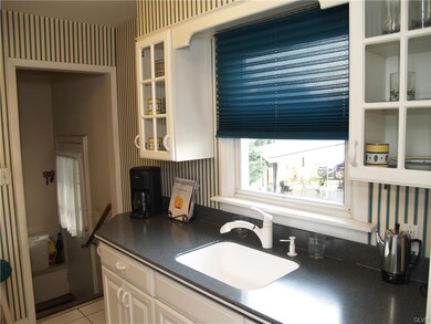 1583 Eastwood Dr, Bethlehem, PA 18018 - photo 7