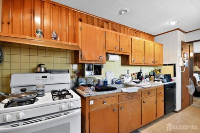 18 Hemlock Dr, Parlin, NJ 08859 - photo 7