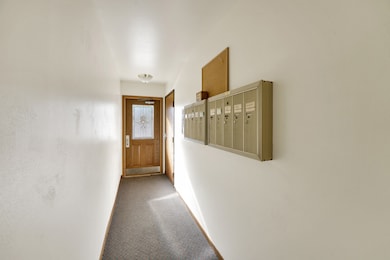 N114W16680 Crown Dr unit 5, Germantown, WI 53022 - photo 2