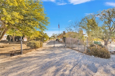 38744 E End Rd, Lucerne Valley, CA 92356 - photo 2