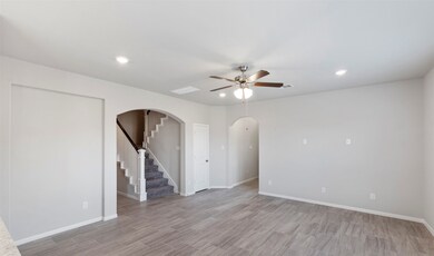 1747 Yaupon Trail Ct, Alvin, TX 77511 - photo 5