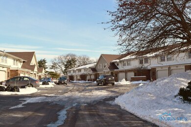Fenwyck Condo complex from Byrnwyck