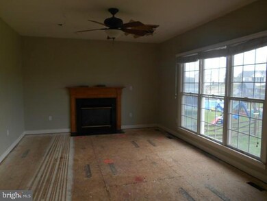 13547 Pulaski Dr, Hagerstown, MD 21742 - photo 4