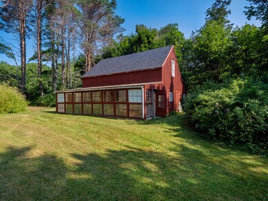 3 Stall Barn, Workshop & Greenhouse
