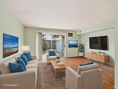 Family  Room - virtual Tour