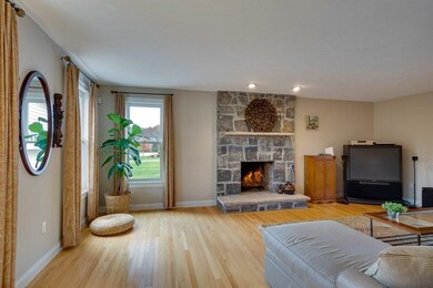 9 Waterbury Ln, North Easton, MA 02356 - photo 4