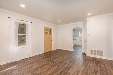 505 Park St-8