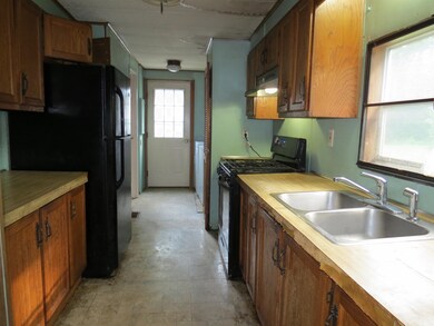 64 Judith St, Danville, NH 03819 - photo 4