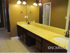 24 Greg Ct, Hendersonville, NC 28792 - photo 7