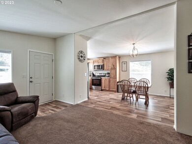 21979 Chalet Ct NE, Aurora, OR 97002 - photo 3