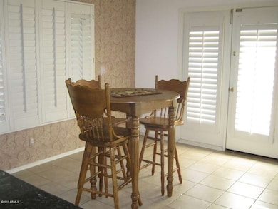 KITCHEN DINING