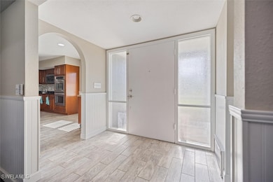 Foyer walk in area.