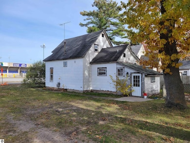 331 W Fourteenth St, Traverse City, MI 49684 - photo 3