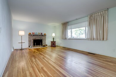 06 - 4187 Lawnview Drive-6.jpg