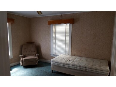 14 Pleasant St, Lincoln, NH 03251 - photo 5