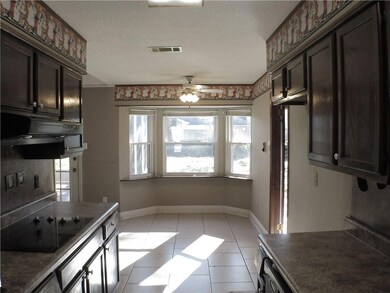 View of breakfast area with double-insulated bay w
