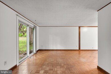 6746 Pyramid Way, Columbia, MD 21044 - photo 3