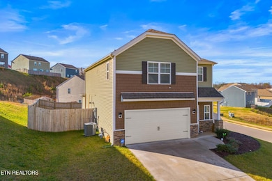 573 Cliff St, Morristown, TN 37814 - photo 3