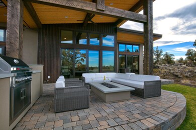 22950 Ghost Tree Ln, Bend, OR 97701 - photo 4