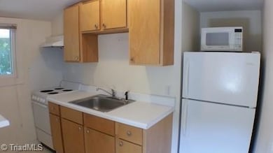 1515 W Northwest Blvd unit D, Winston Salem, NC 27104 - photo 5