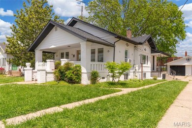 305 W Ray Ave, Christopher, IL 62822 - photo 3