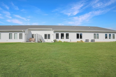 485 Autumn Ln unit 2, Cedar Falls, IA 50613 - photo 3