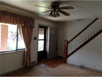 Entry/Foyer.