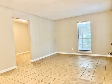 9410 Grannis St unit A, Houston, TX 77075 - photo 2