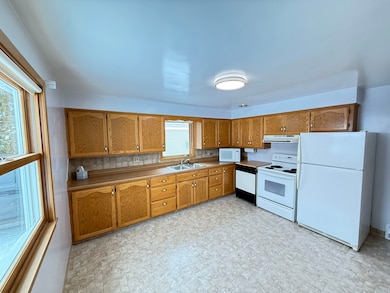 1406 Henry St, Neenah, WI 54956 - photo 5