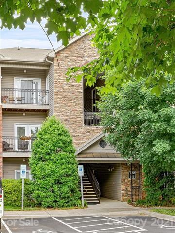 525 Appeldoorn Cir unit 525, Asheville, NC 28803 - photo 2