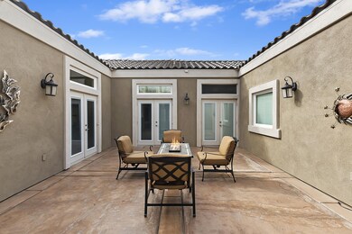 006_Courtyard