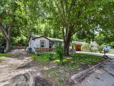 1409 W Ball St, Weatherford, TX 76086 - photo 2