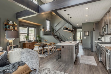 003_1032_west_cat_tail_court-14_290