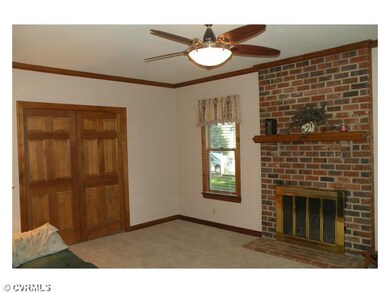 Den/Family/Great Room - Family room looking back a