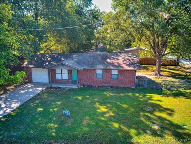 513 W Grand Ave, Eufaula, OK 74432 - photo 5